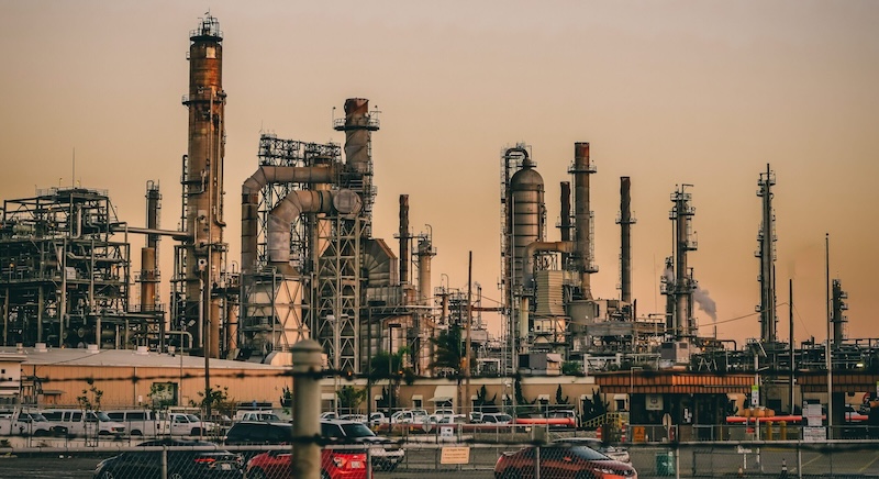 یو پی اس صنعتی در پالایشگاه